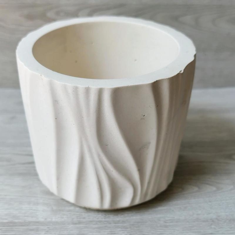 Csíkos kaspó kisebb