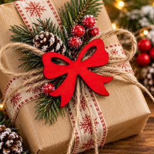 Piros festett masni fa dekoráció, 5 × 4 cm – 3 db/csomag