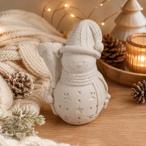 Seprűt tartó hóember kerámiapor figura – natúr