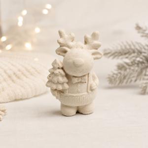 Szarvas fenyőfával kerámiapor figura – natúr