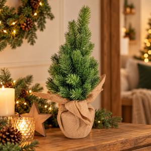Zöld műfenyő jutazsákban – 36 cm