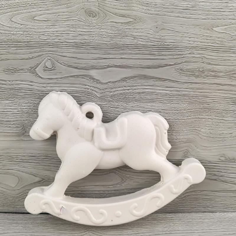 Hintaló lapos aljú