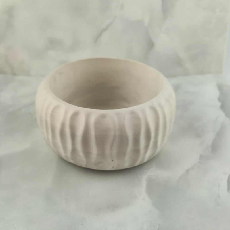 Hullámos szélű kaspó