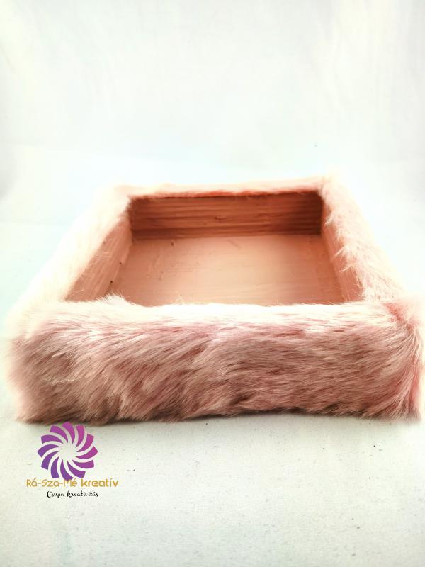 Rózsaszín középhosszú műszőrme szalagos box