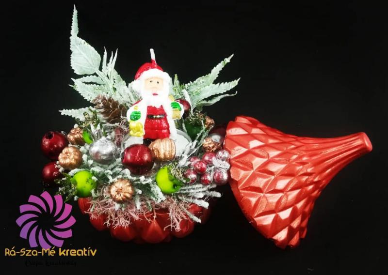 Télapós gyertya vörösréz-ékszertartóban