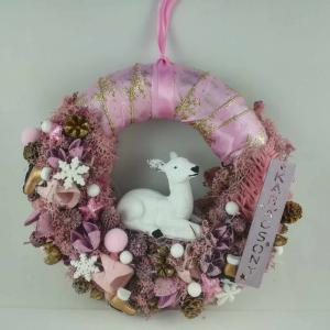 Fehér szarvas, rózsaszínben Ajtódísz