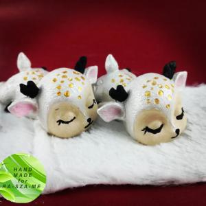 Hason fekvő őzike - Fehér-arany