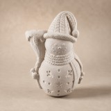Seprűt tartó hóember kerámiapor figura – natúr