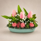 Tulipános asztaldísz csónak alakú Kerámiapormánia kaspóban