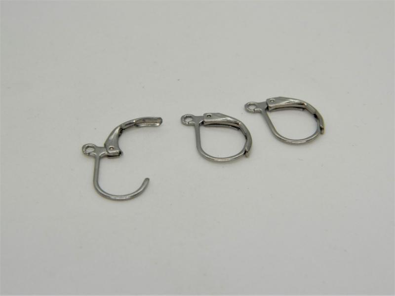 Acél fülevaló francia