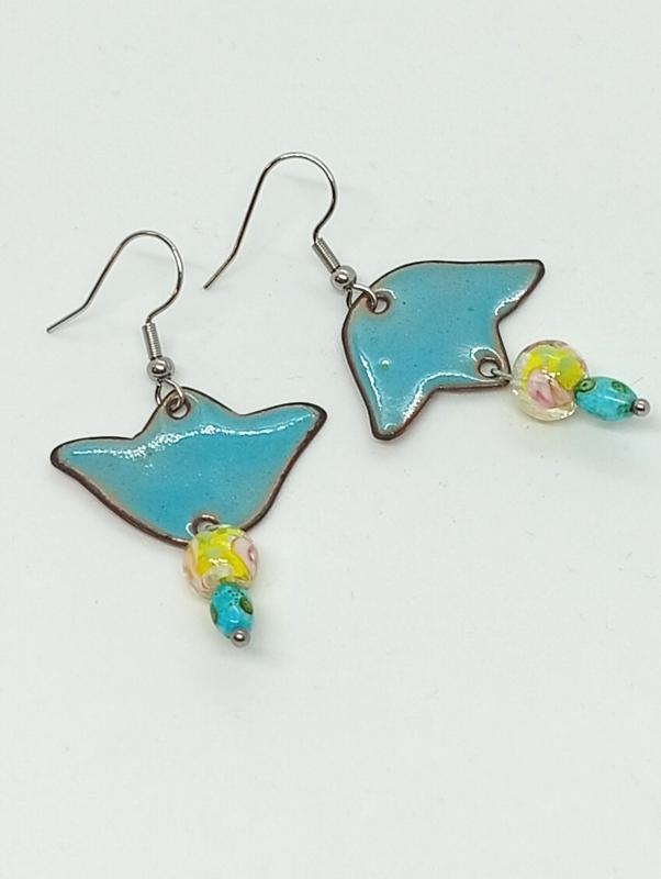 Aszimmetrikus türkiz tulipán fülbevaló