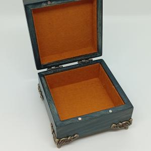 Fa ékszerdoboz -Madárka tűzzománc betéttel