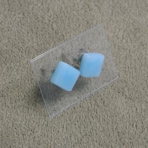 Kék pici üveg fülbevaló