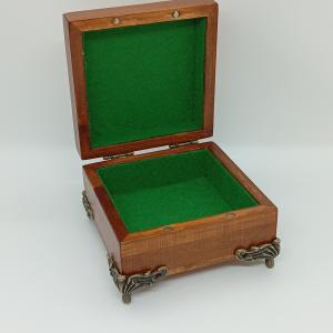 Rózsás fa ékszerdoboz -tűzzománc betéttel