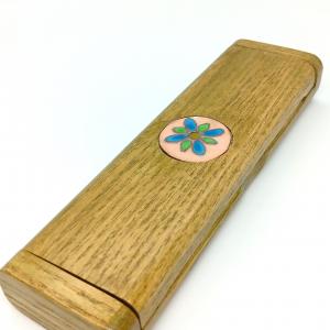 Tölgyga tolltartó -tűzománc díszítéssel-kis virág