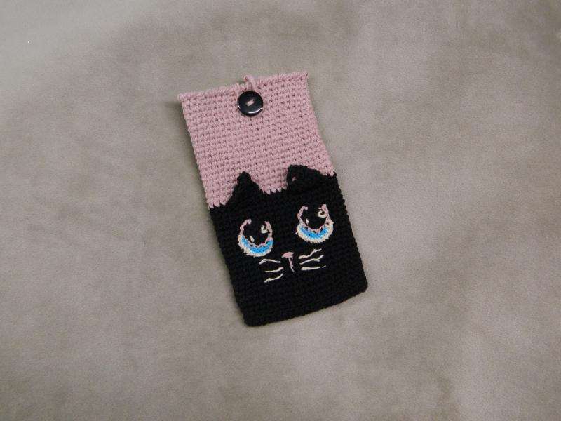 Horgolt cica mobiltelefon tartó