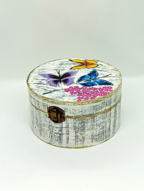 Kerek pillangós kincses doboz