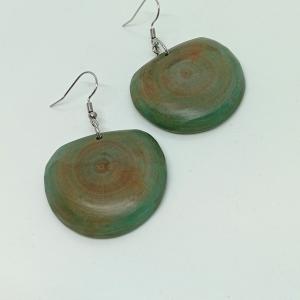 Fa fülbevaló olajzöld