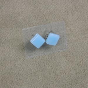 Kék pici üveg fülbevaló