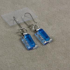 Kék üveg fülbevaló