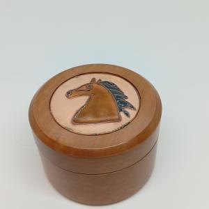 Lovas  fa kerek ékszerdoboz- tűzzománc betéttel