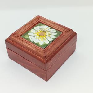 Margarétás   fa ékszerdoboz - tűzzománc betéttel