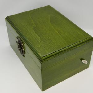 Zenélő ékszeres doboz