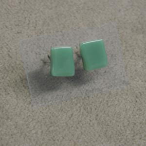 Zöld pici üveg fülbevaló