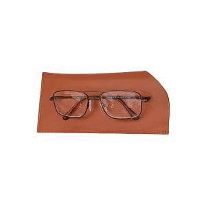 Selyemfényű barna bőr szemüvegtok Oculos 032 M