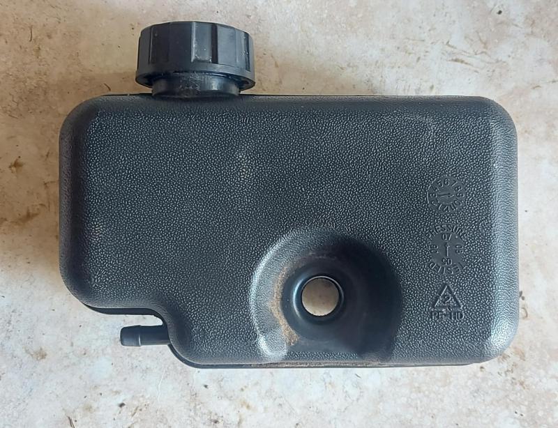 AL-KO 140 / 160 FLA / Straus benzinmotoros fűnyiró benzintank / üzemanyagtank