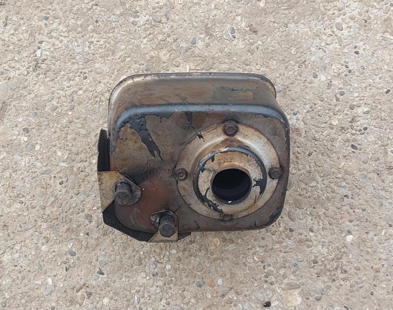 Briggs 8 - 10 Le motor kipufogó