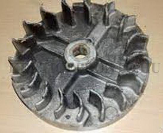 Briggs Quantum motor lendkerék ( könnyű )