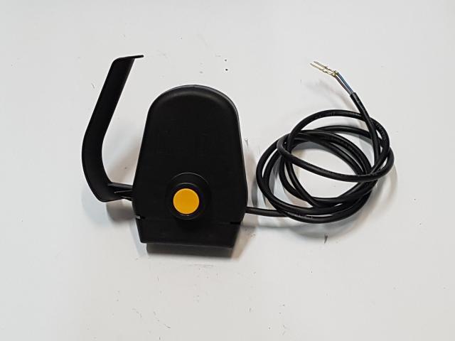 Elektromos fűnyíró kapcsoló ( 2 sarus ) 175cm vezetékkel