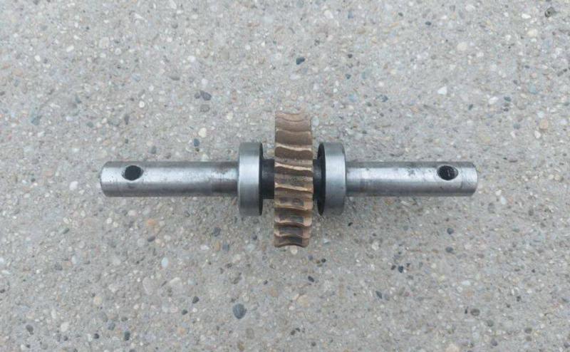 KF-04 kapálógép bronzkerék ( 28 fogas régi típus  )