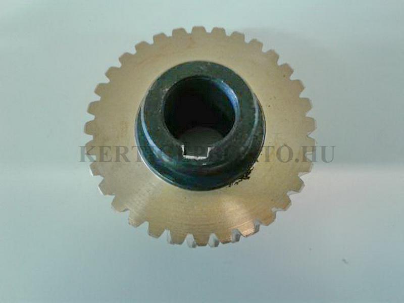 MF 70 kaszálógép / kapálógép bronzkerék ( 32 fogas )