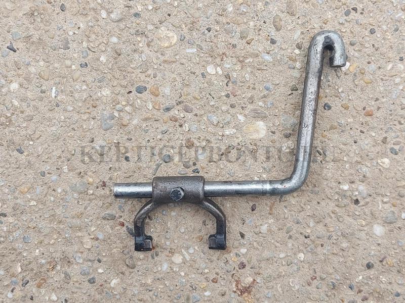 MPM-2 / Ducati kapálógép kuplung kiemelő villa ( komplett )