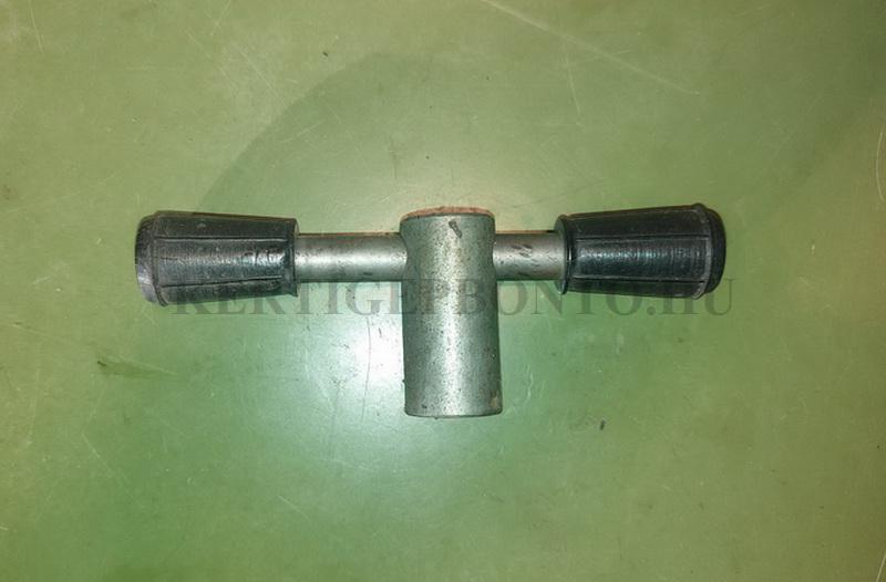 Robi 55 / 56 / 66 / 106 kapálógép kormány leszorító