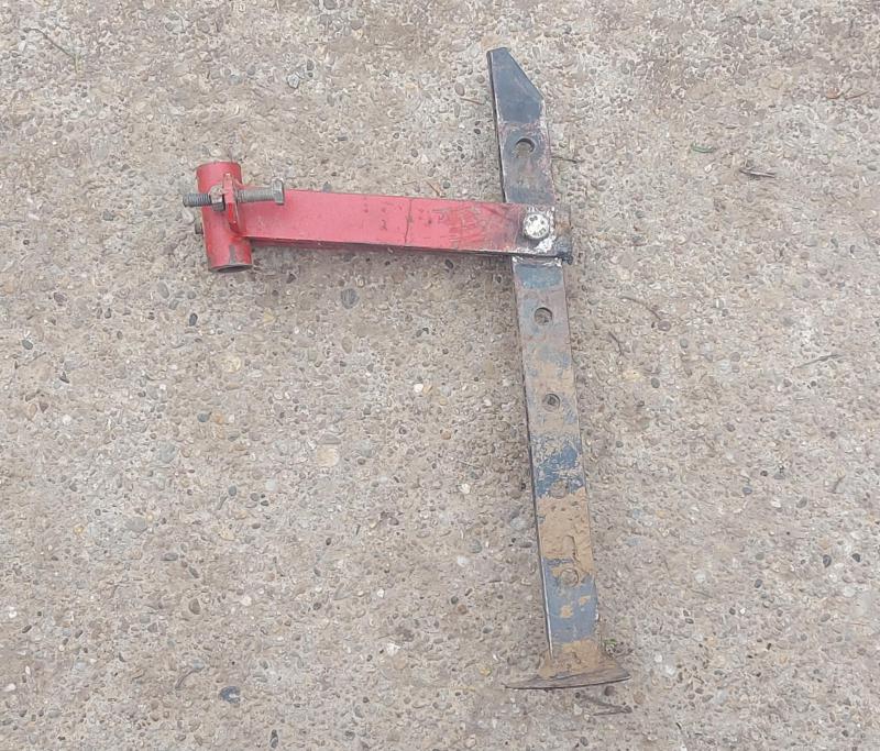 Robi 55 / 56 / 66 kapálógép komplett csoroszlya ( tartóval )