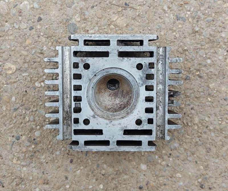 Robi 55 kapálógép hengerfej