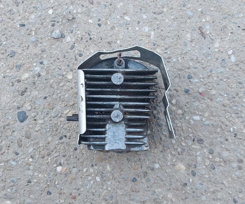 Solo 410 motoros háti permetező henger ( üres )