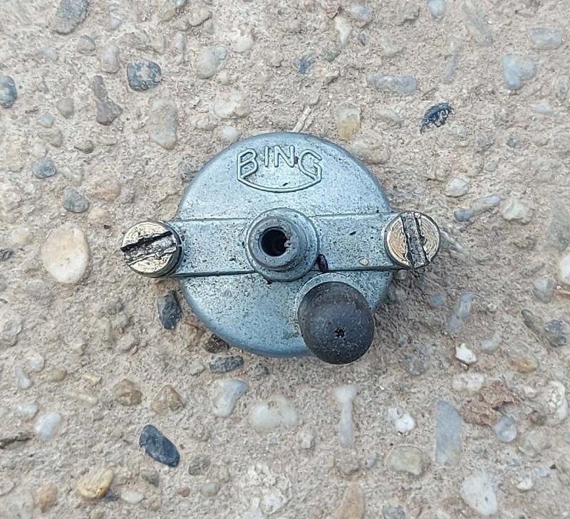 Solo 410 motoros háti permetező úszóház fedél