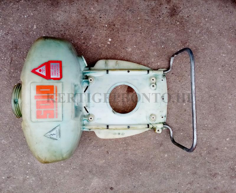 Solo 410 motoros háti permetező vegyszertartály