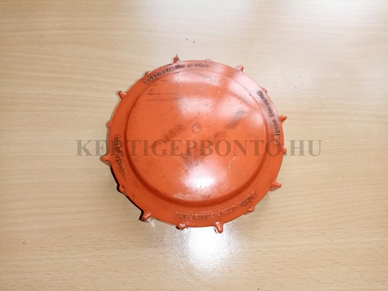 Solo 410 motoros háti permetező vegyszertartály fedél