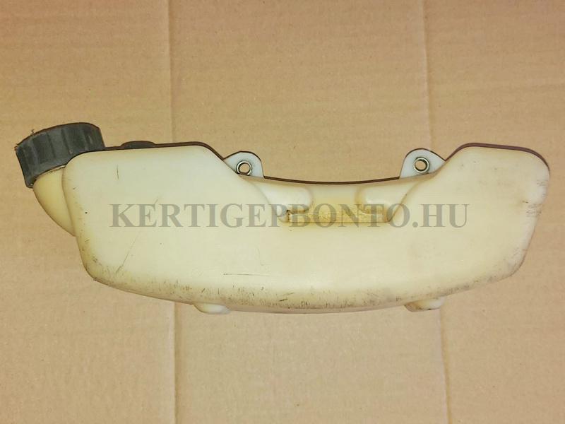 Straus / Kínai fűkasza benzintank