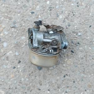 Briggs 3,5 le motor komplett karburátor ( régi kocka tankos motor )