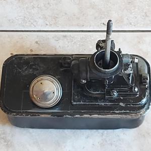 Briggs 4 Le motor komplett benzintank ( karburátorral )
