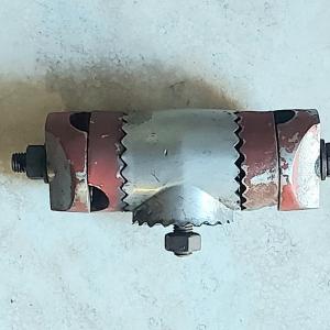 KF-04 / Rex-Max kapálógép kormánytartó öntvény ( régi tipus )