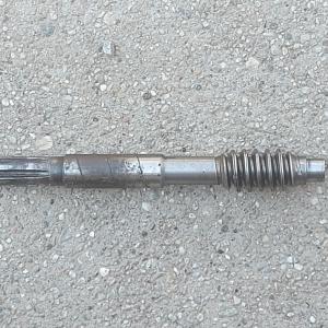 KF-04 kapálógép csigatengely ( 28 fogas bronzkerékhez ) régi tipus