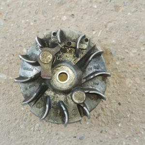 Oleo - Mac Sparta 25 / 250 / 26 fűkasza lendkerék