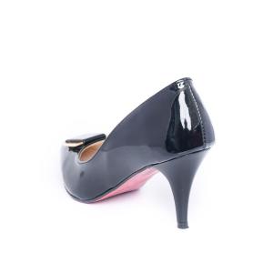 OLIVIA 032 FEKETE LAKKBŐR